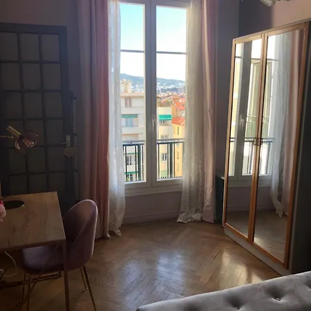 Apartment Et Calme Face Gare Nice